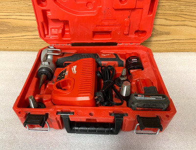 Milwaukee 2432-22 M12 12-Volt Cordless ProPEX Expansion Tool Kit w/ 2 Batteries