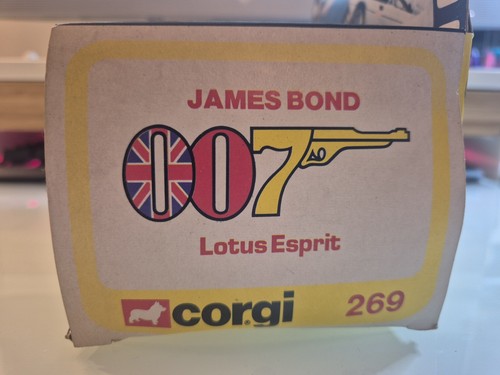 CORGI - 269 - JAMES BOND 1977 1/36th SCALE LOTUS ESPRIT W/ Missiles BNIB - Picture 5 of 6