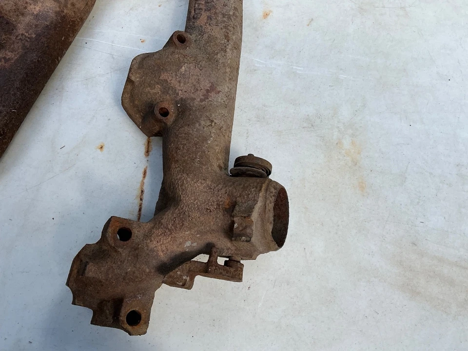 Colectores de escape OEM GM 1965-1968 Pontiac GTO 389 400 RH LH 9779032 9779328 66 Foto 3 de 4