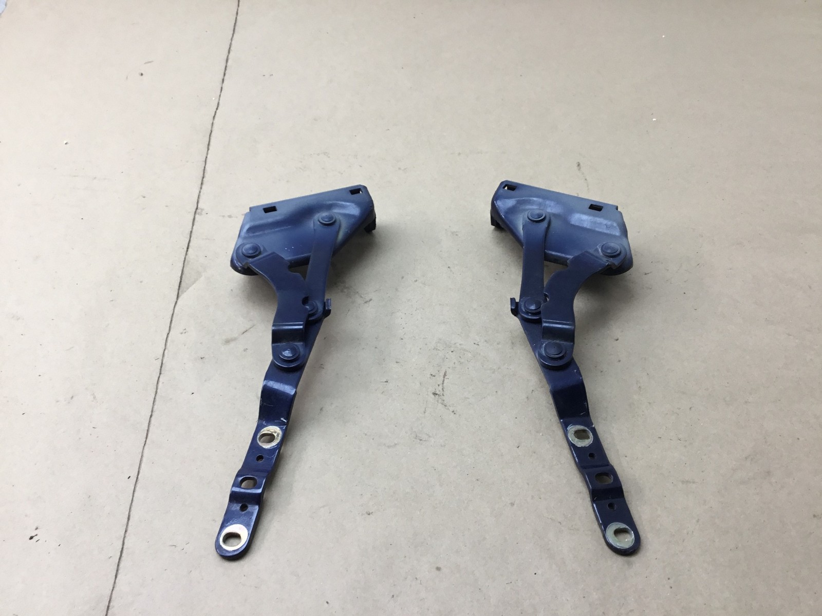 Maserati Coupe GT 2003 Front Hood Bonnet Hinge Hinges Set Pair 2 PCS 02-06 ;:Y