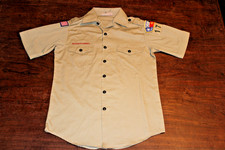 Boy Scouts of America BSA Men's Shirt Tan Small Glued Patches Short Sleeve