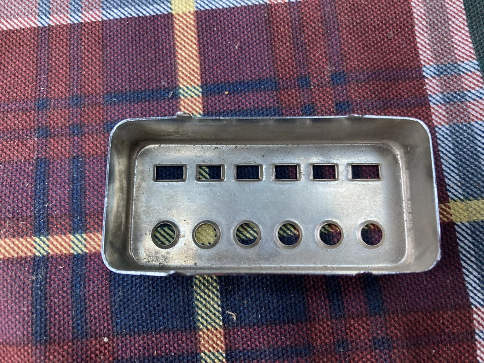 Cubierta de pastilla de guitarra grapa vintage cromada de Japón Foto 3 de 4