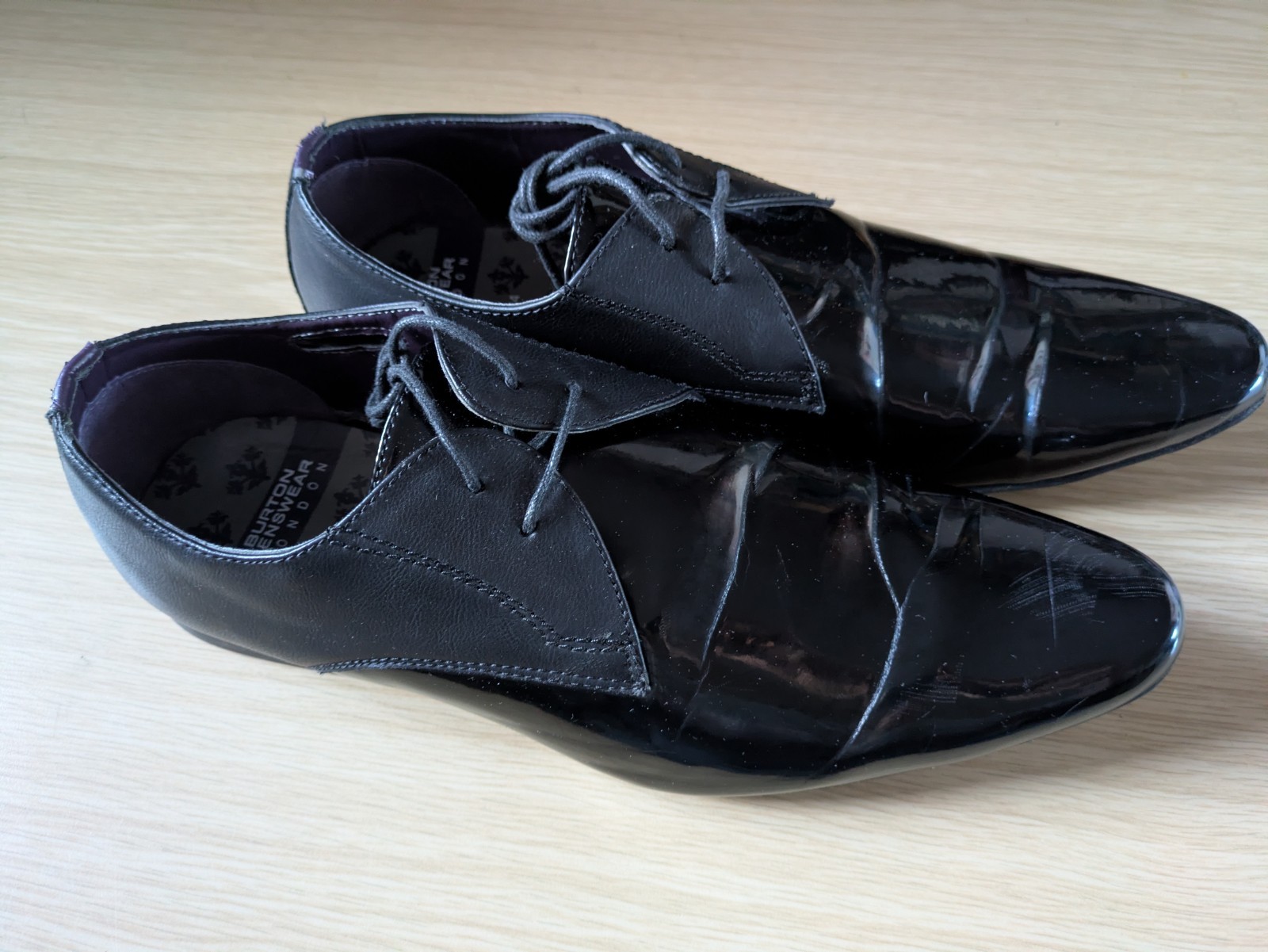 Zapatos formales Burtons para hombre negros talla EU 44, estado usado, se vende baratos sin caja