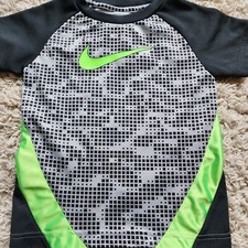 Nike: "Digital Camo" T-Shirt, Size Boys XS, Color Green