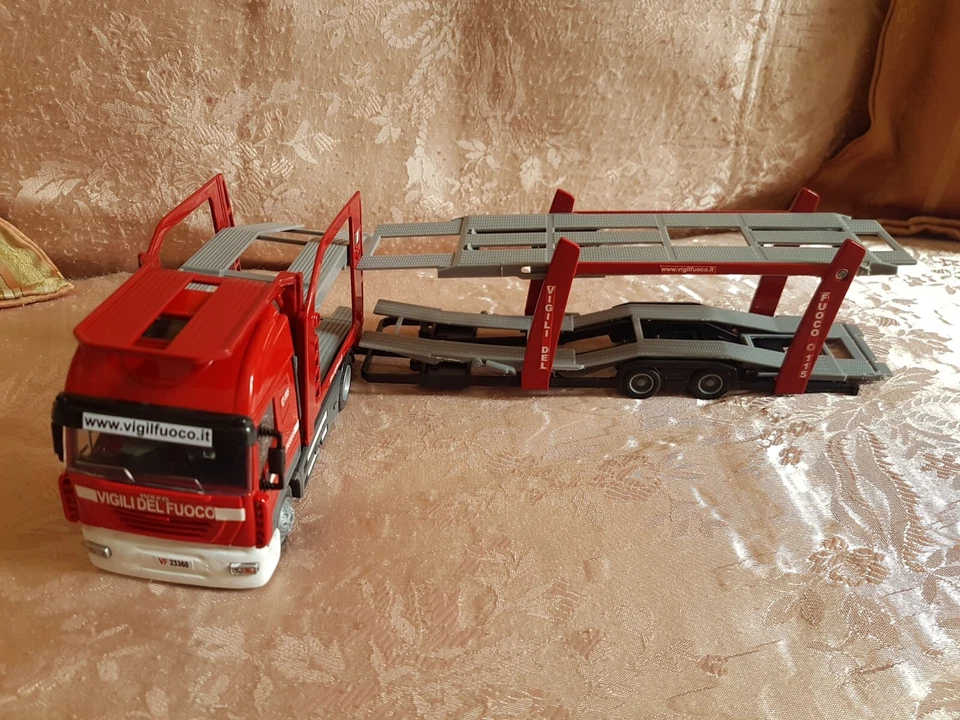 VIGILI DEL FUOCO -POMPIERI -FIRE ENGINE- BISARCA IVECO STAR 1/43 - Immagine 2 di 4