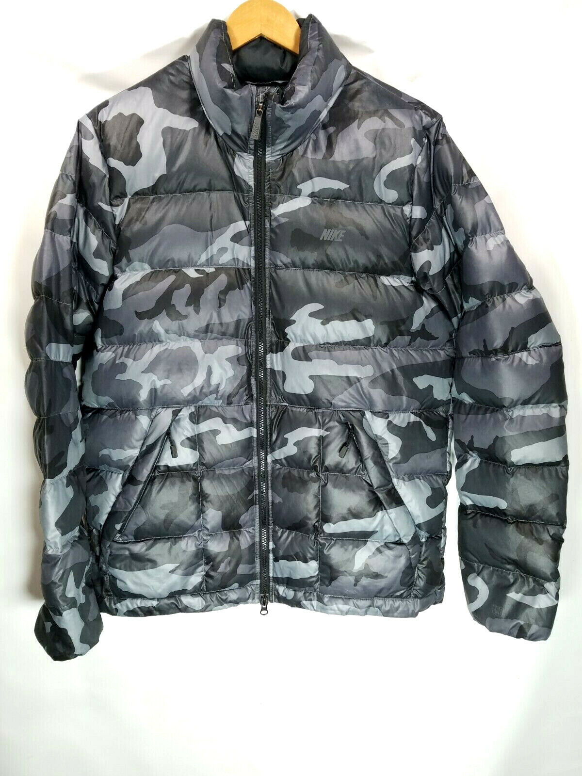 toewijzen Middeleeuws Kangoeroe Nike Alliance 550 Camo Down Filled Puffer Jacket Nylon Glanz Gray Sz Med  Rare | eBay