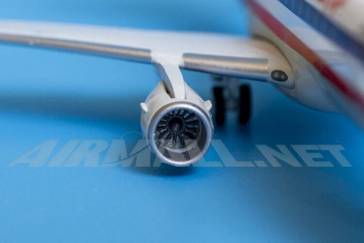 Modelo diecast de avión GeminiJets American Eagle Embraer ERJ-170-1000STD 1:200 Foto 4 de 4