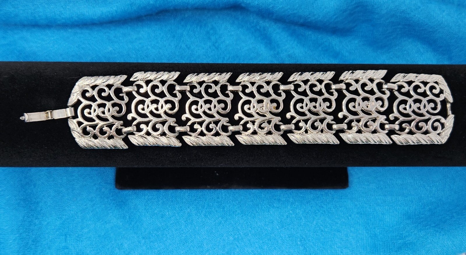 Silver Tone Openwork Panel Link Bracelet Ornate S… - image 10