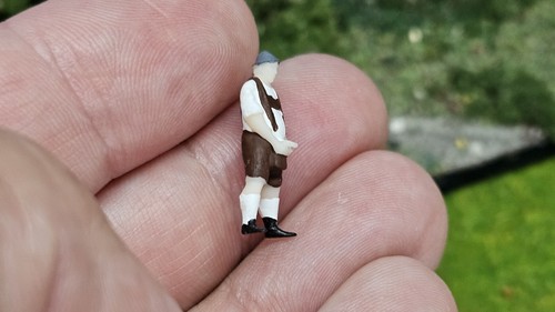 1/87 Bayer Mann mit Lederhose muss Pinkeln H0 Lustige Figur - Made in Germany - Picture 4 of 8
