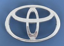 2004-2006 Toyota Sienna Front Hood Emblem Oem 75314-ae010 2004-2006 Toyota Sienna Front Hood Emblem Oem 75314-ae010
