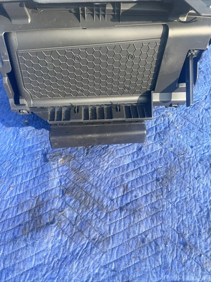 VOLKSWAGEN JETTA GLI 2019-2021 Autobahn SEL TABLERO DERECHO GUANTERA ALMACENAMIENTO OEM Foto 3 de 4