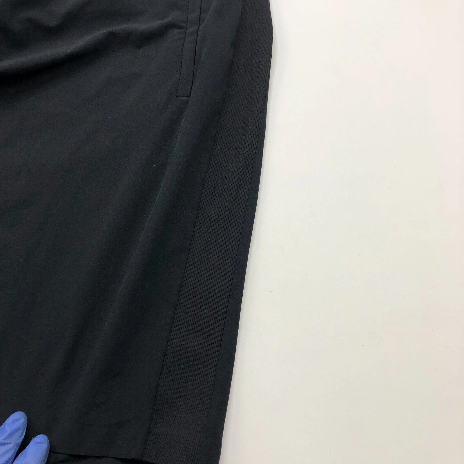 athleta brooklyn stretch shorts