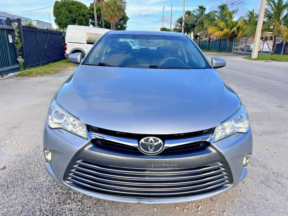 Toyota Camry 2017 Foto 3 de 4