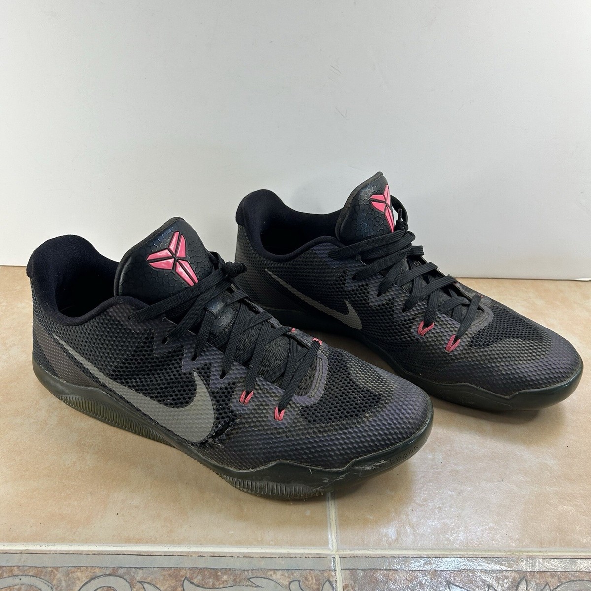 Nike Kobe 11 XI Invisibility Cloak Size 13 836183-005 Black