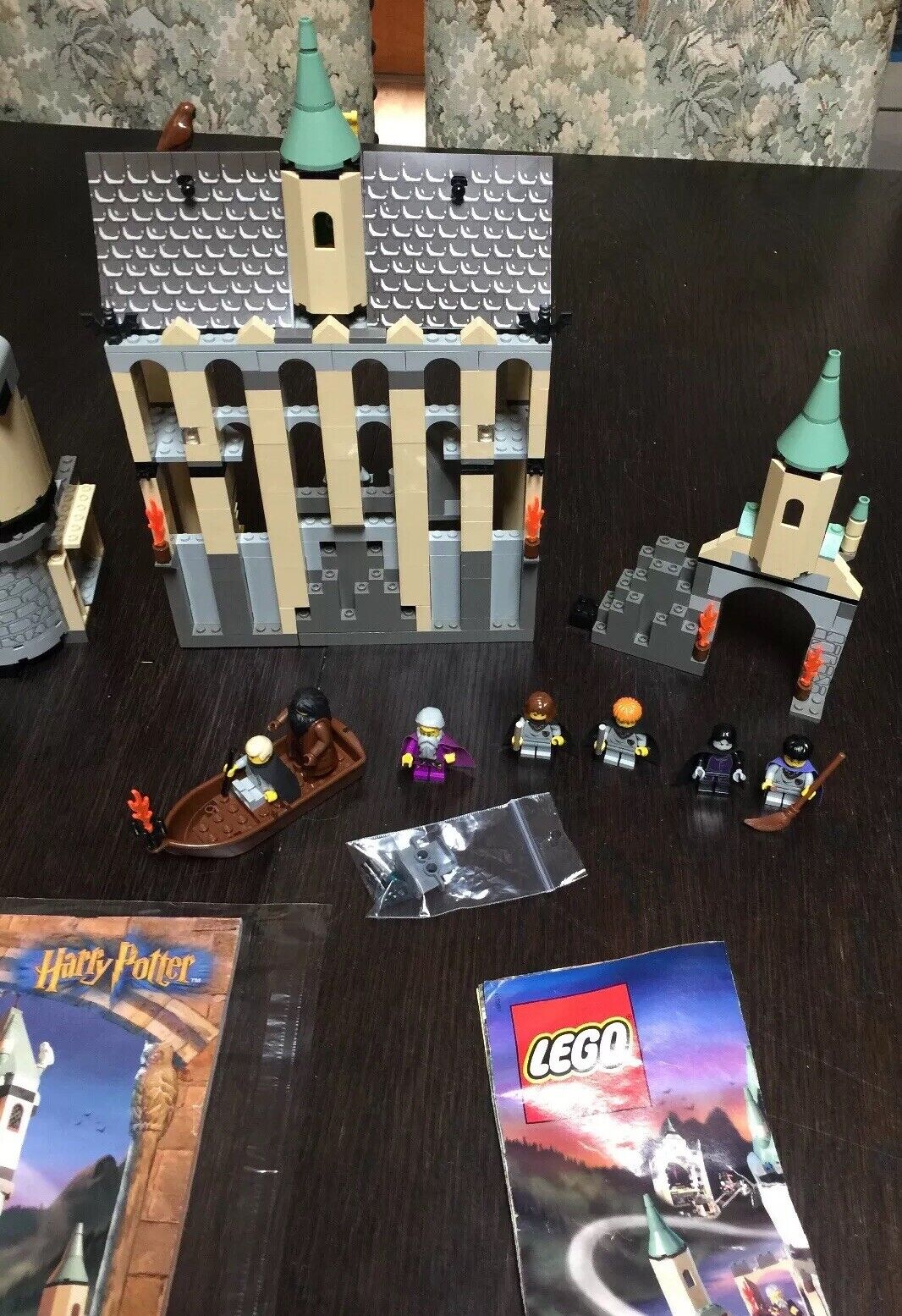 LEGO HARRY POTTER 4709 HOGWARTS CASTLE 90% COMPLETE + FIGURES