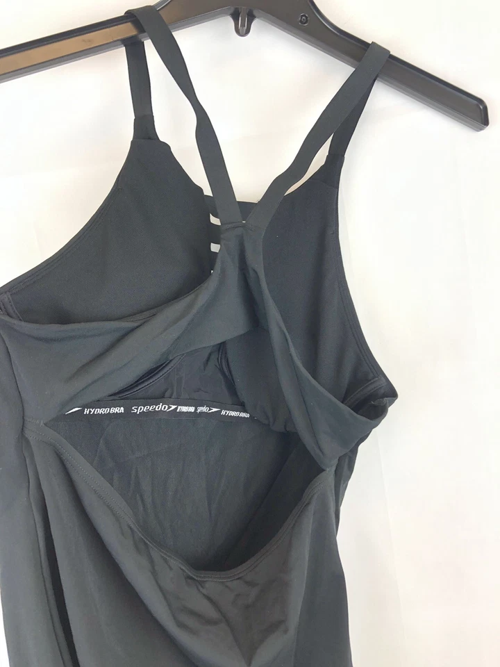 Regata Speedo feminina preta gola alta, tamanho 12 - Imagem 3 de 4