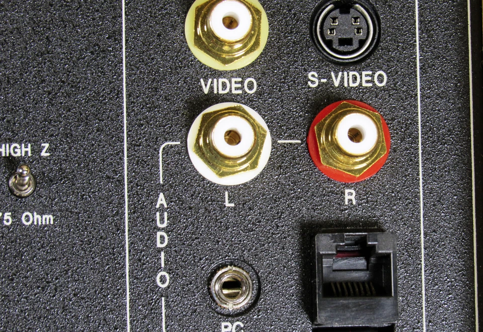 Extron RGB 404, Black - NEW IN BOX - Image 2 of 3