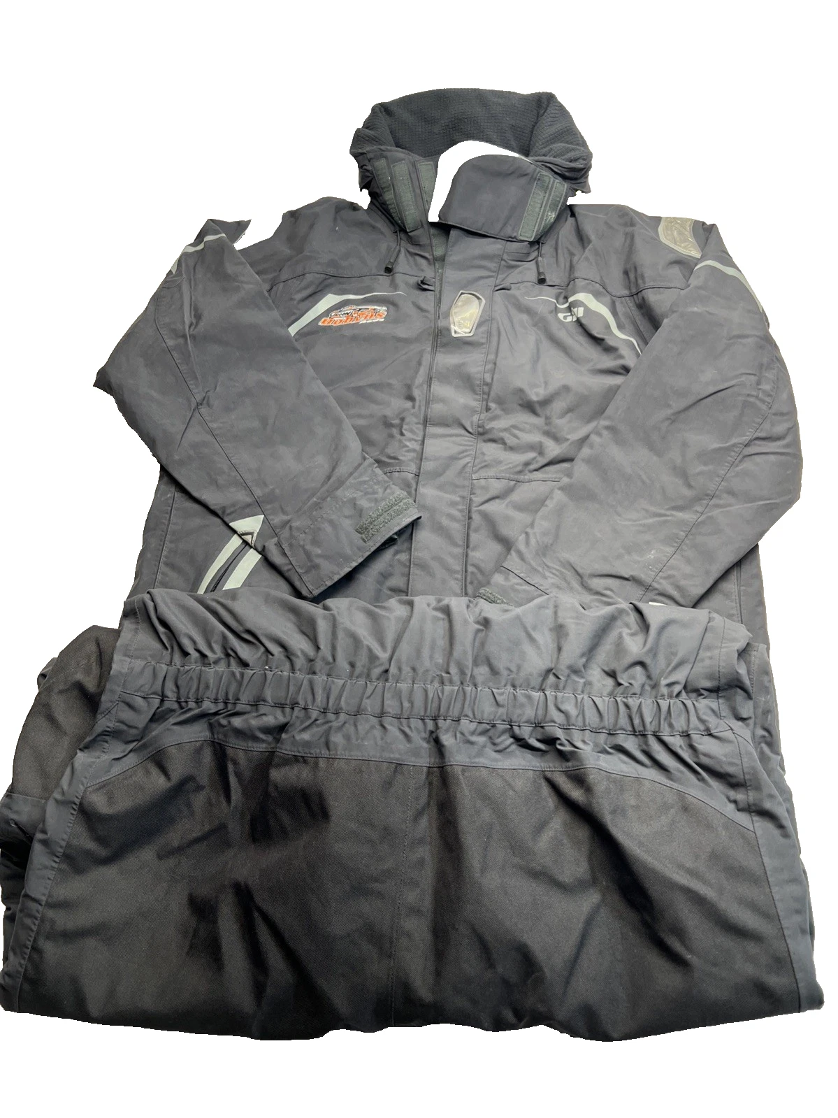 Gill OS2 Offshore Sailing Set Jacket & Bib Trousers Mens 2XL - Dobyn's Rods Logo
Opens in a new wind