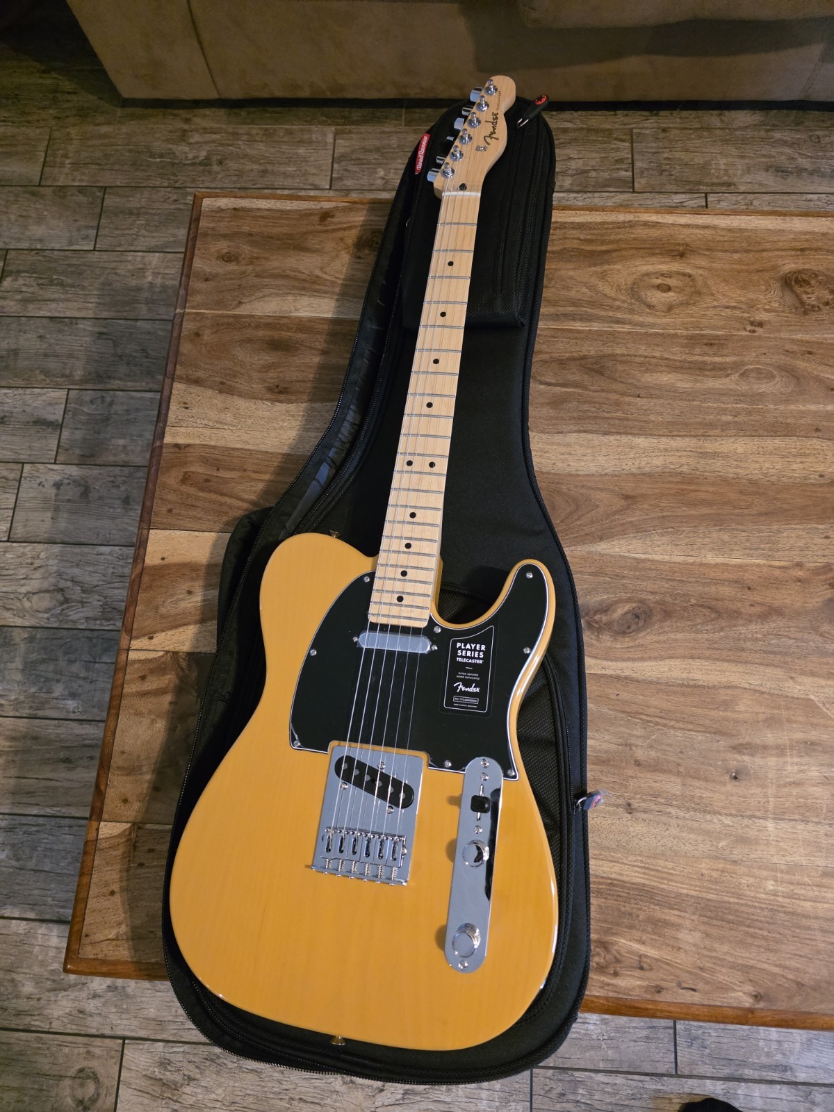 Fender Player Telecaster Butterscotch Blonde with Maple Fingerboard & Soft Case