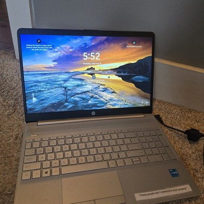 HP Laptop 15-dw3033dx i3-1115G4 3.00GHz 8Gb SSD 1080P Display 11Home