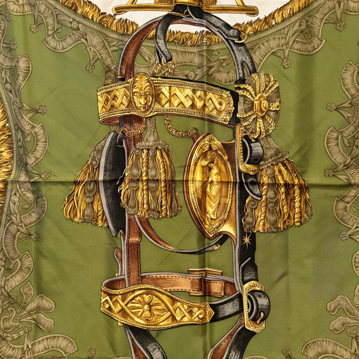 Vintage HERMES Bride de Cour Silk Scarf - 1960's | eBay Vintage HERMES Bride de Cour Silk Scarf - 1960's | eBay