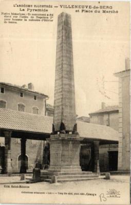 Old postcard Villeneuve-de-BERG La Pyramide et Place du Marché (660940)
