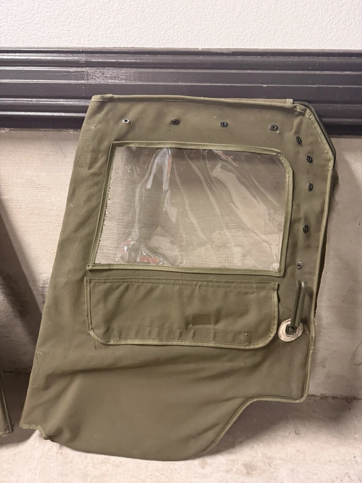 USMC Mighty Mite - 1961 AMC M422-A1. Puertas y ventanas originales. Foto 3 de 4