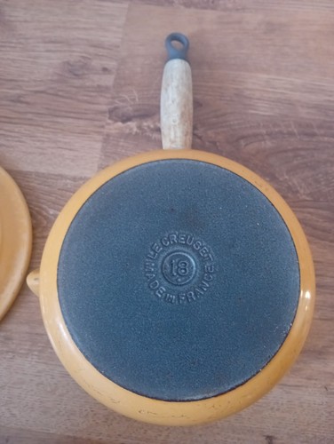 Le Creuset Kochtopf Gusseisen Pfanne 18 cm gelb mit Deckel Vintage Holzgriff... - Bild 21 von 24