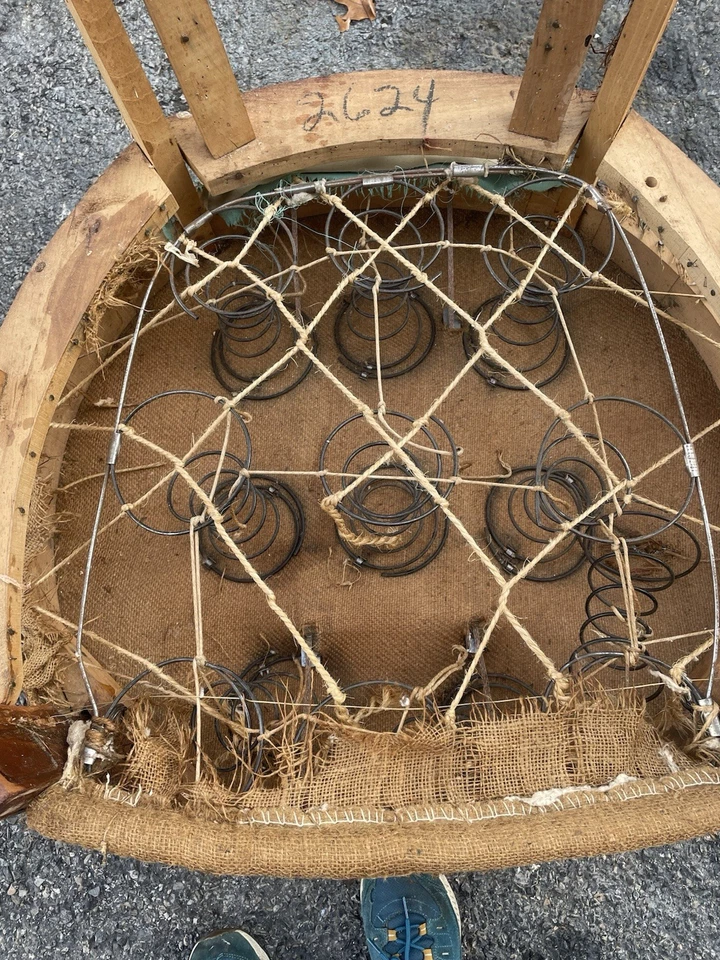 Antiguo marco de silla de nogal tallado renacimiento rococó Foto 2 de 4