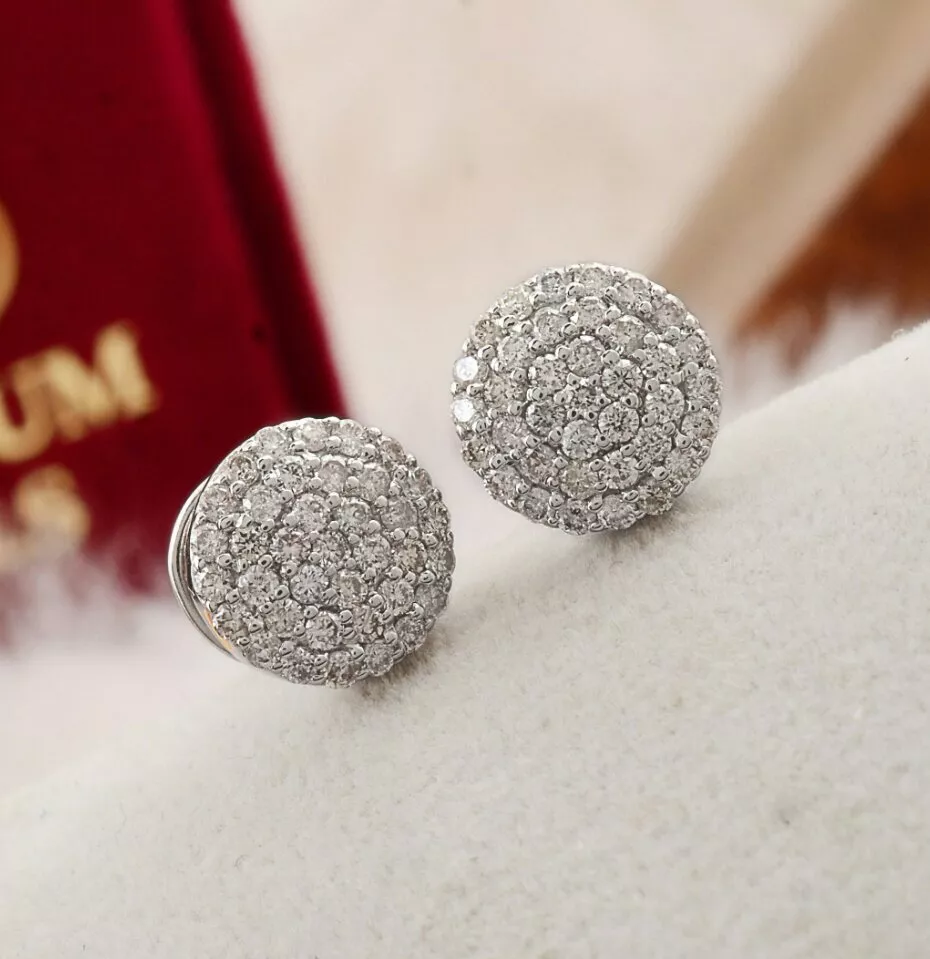 Round diamond earrings sale studs