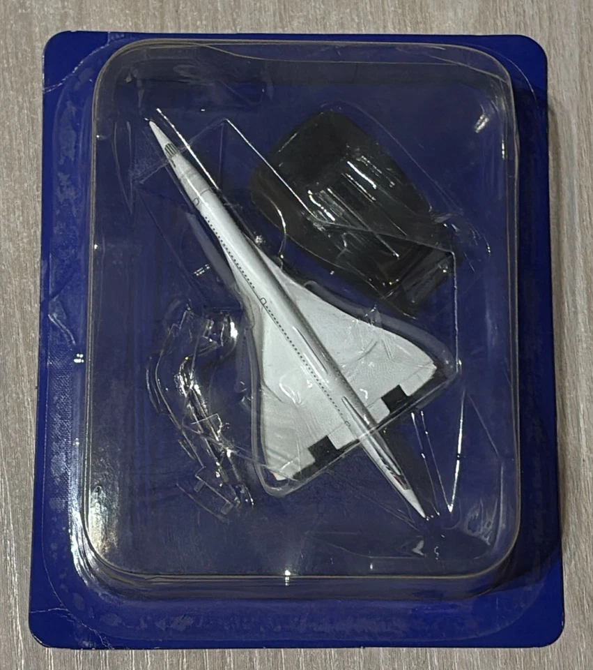CONCORDE AEROSPATIALE AEREO MODELLINO SCALA 1:500 NEW IN BOX CON STAND - Immagine 2 di 4