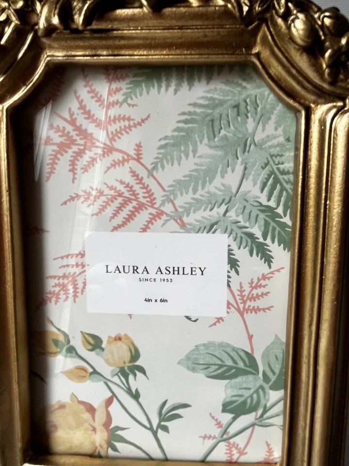 Marco de fotos Laura Ashley dorado ornamentado 4x6 rosas en la parte superior... Foto 3 de 4