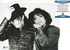 OPRAH WINFREY SIGNED 8x10 PHOTO BECKETT COA MICHAEL JACKSON OWN MAGAZINE ICON