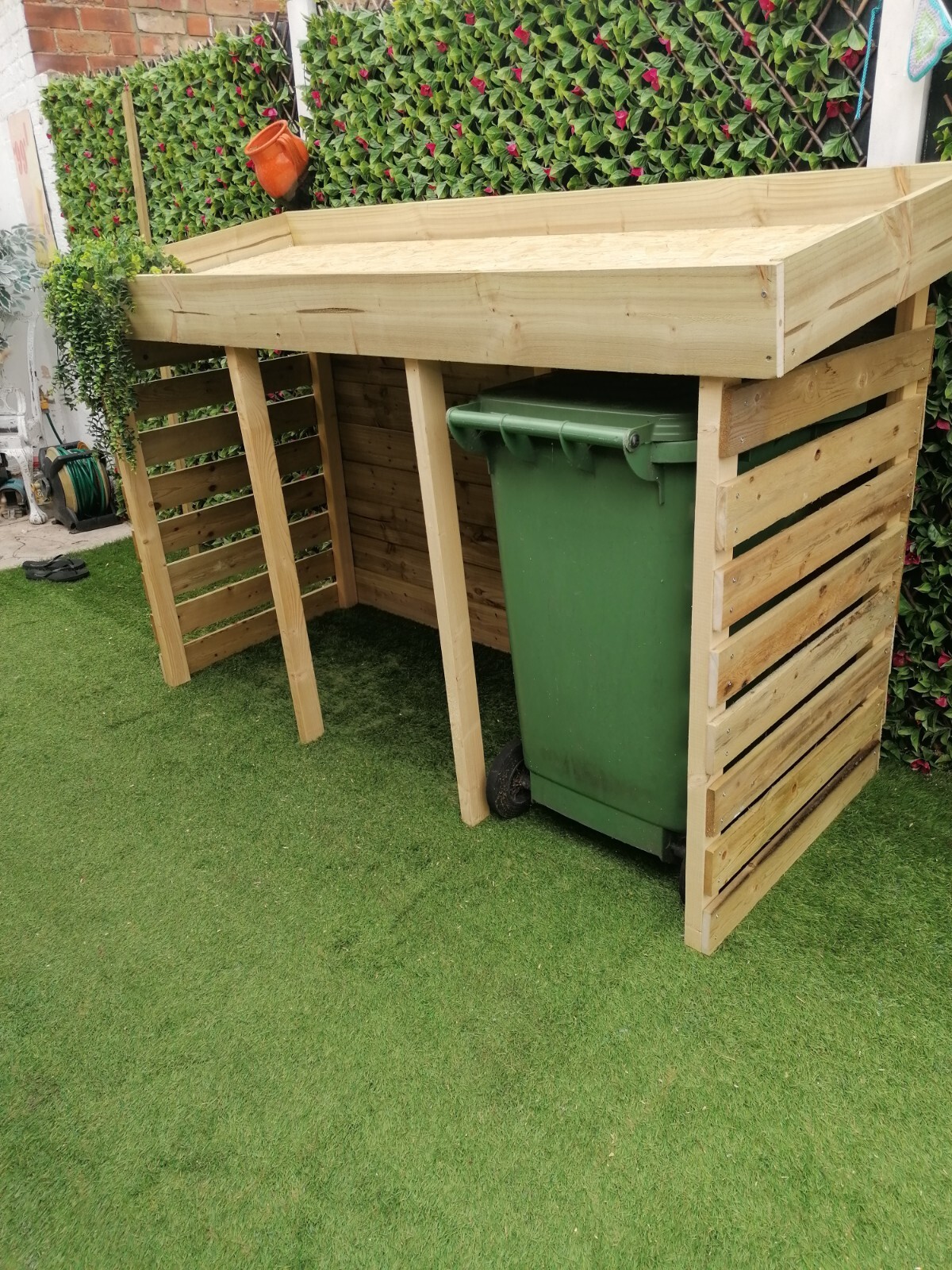 Wheelie Bin Storage With Planter Roof eBay