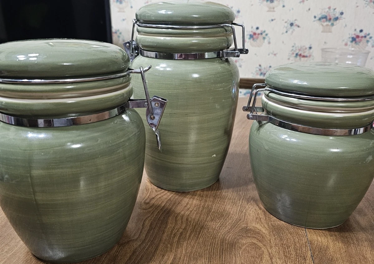 Set of 3 Green Ceramic Airtight Kitchen Canisters with Locking Lids
Opens in a new window or tab