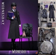 HOTTOYS TMS135  Wednesday Adams 1/6 Action Collectible Figure