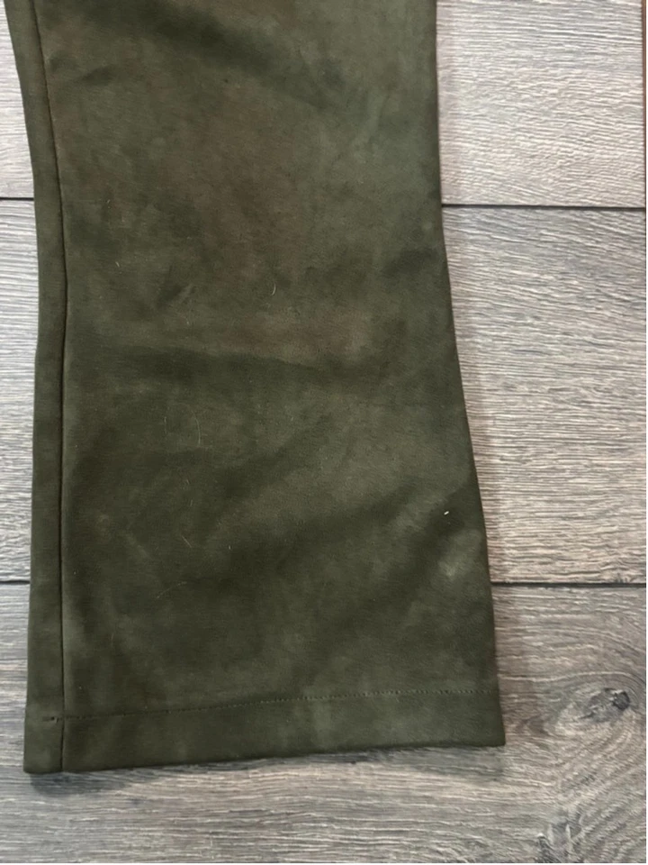 Брюки Nanette Lepore Kick Crop из искусственной замши Boot Cut Leg средняя посадка оливково-зеленые W M - Изображение 2 из 4