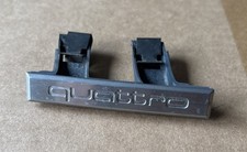 Audi TT Quattro Schriftzug Emblem Logo Vorn Kühlergrill 8N0853647 Silber Selten