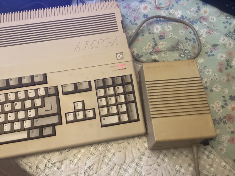 Vintage Commodore AMIGA A500 Computer , Power Supply, 520 RF Modulator