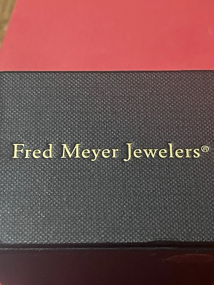 Anillo de compromiso de oro blanco de 14 quilates con diamantes de 7/8 quilates talla 7 Foto 4 de 4