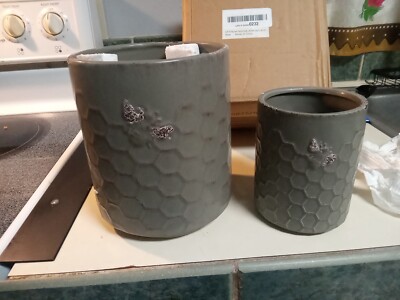 Beehive/Bee Design 2 PC Kitchen Utensil Holder Or Decor 7''&5''