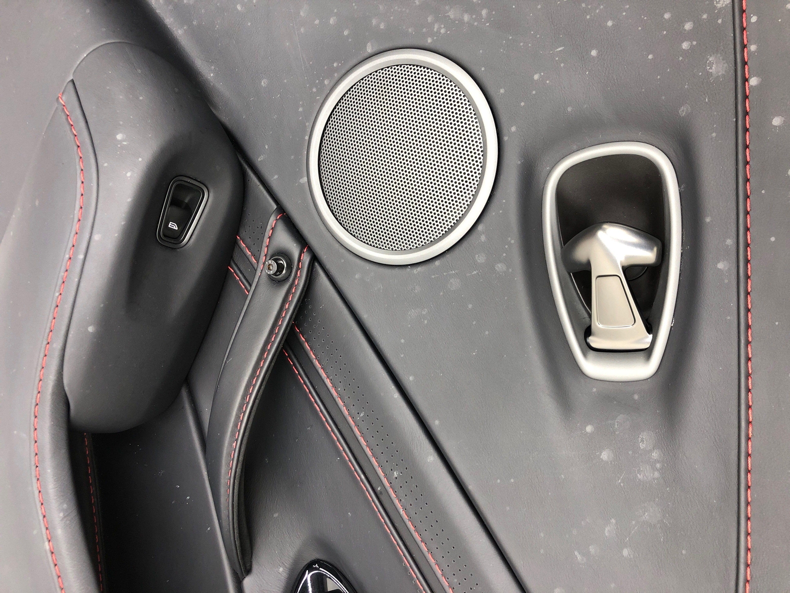 2020-2023 ASTON MARTIN VANTAGE ROADSTER RIGHT DOOR PANEL TRIM BLACK W/ RED OEM
