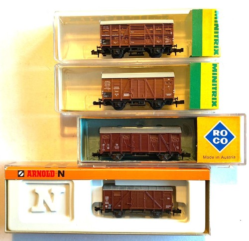 MINITRIX 3534 +3525+ Roco 2325 + Arnold 4260   4 Stück Ged. Güterwagen | Zustand: Gebraucht