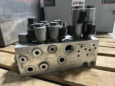 JUNGHEINRICH FORKLIFT 3 SPOOL HYDRAULIC VALVE 97L7211022 (READ DESCRIPTION)