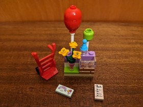 LEGO FRIENDS: Heartlake Gift Delivery (41310) Complete minus box & spare parts.