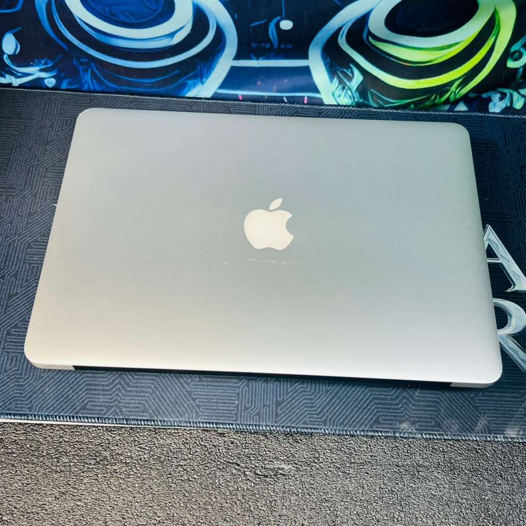 Apple MacBook Air A1466 13.3” – Intel Core i5 – 4GB RAM 120GB SSD
