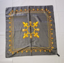 Vintage Seidentuch. Gebraucht in gutem Zustand. 100% Seide. 69cm*69cm