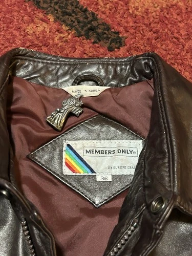 Vintage 1980s Members Only Satin Lined Dark Brown Leather Bomber Jacket Size 36 image 3