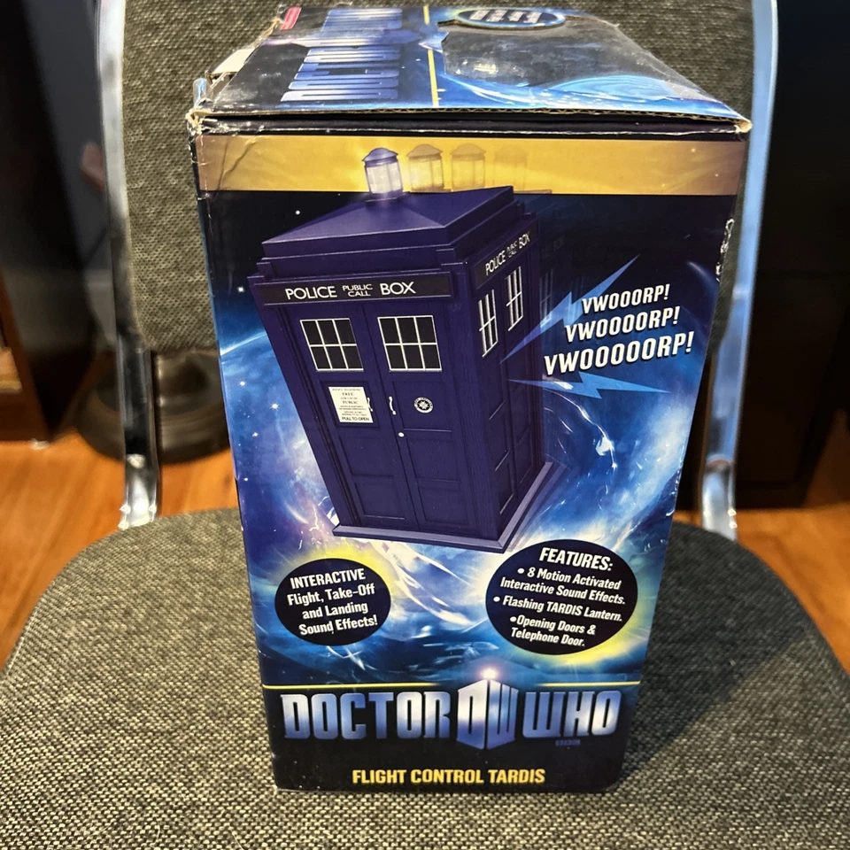 Juguete electrónico de luz y sonido 11th Doctor Who Flight Control TARDIS de 8" Foto 4 de 4