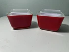 Set Of 2 Vintage Pyrex 501 Red Refrigerator Dishes With Glass Lids 1.5 Cups